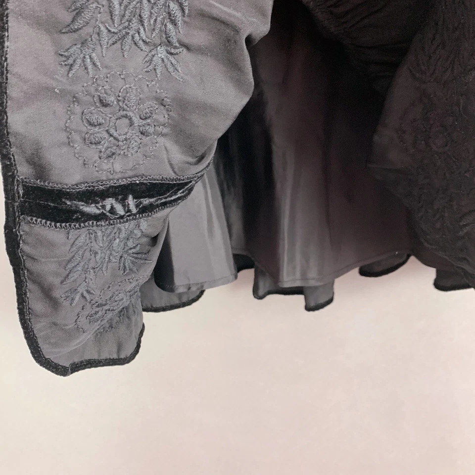 Falda Midi BCBG Max Azria Terciopelo en Niveles Negra Boho Bordada Talla 2 Foto 4 de 4