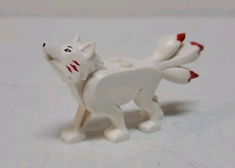 しろいくも様 Lego Ninjago Minifigure from Set #70671 Lloyd's Wolf, Akita in