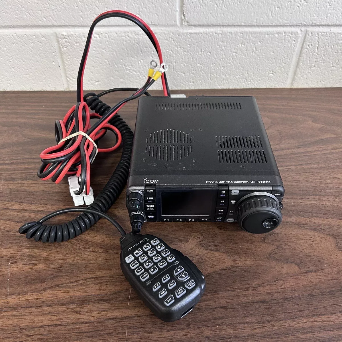 ICOM IC- 7000M HF UHF All Mode Transceiver 50/144/430MHz 50W 7Mhz
