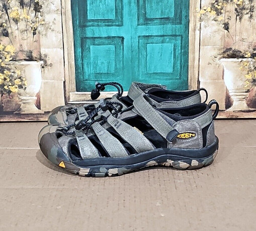 Keen Washable Camoflauge Sandals Size 5  Hiking Sandals Washable