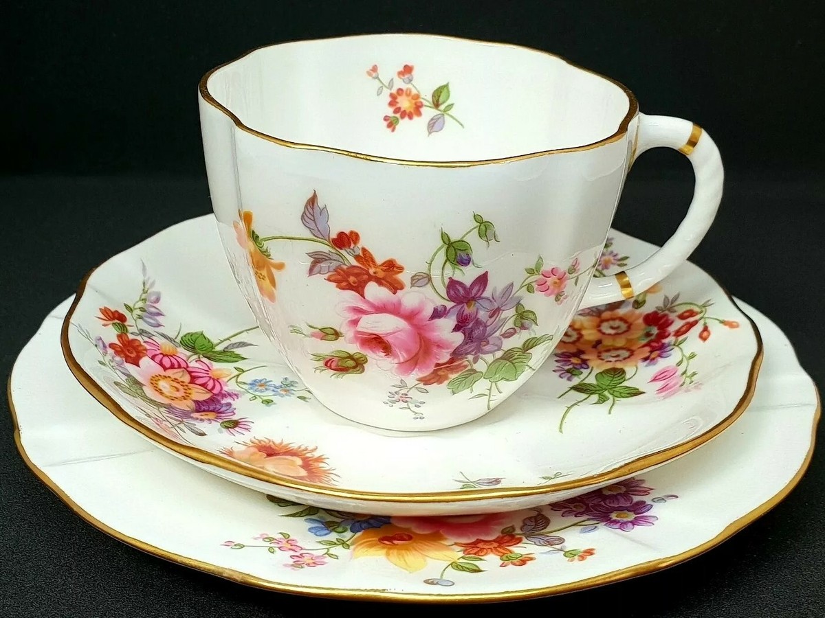 Beautiful Vintage Royal Crown Derby Trio 