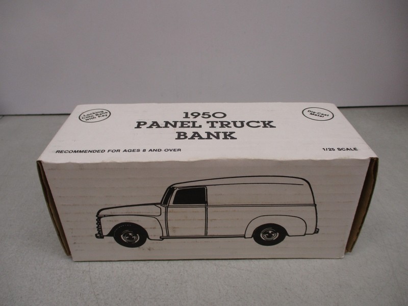 Ertl Richard Petty 1950 Panel Truck Bank 1/25