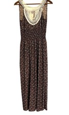 Womens Sleeveless Bohemian Maxi Dress With Crochet Neckline & Paisley Print