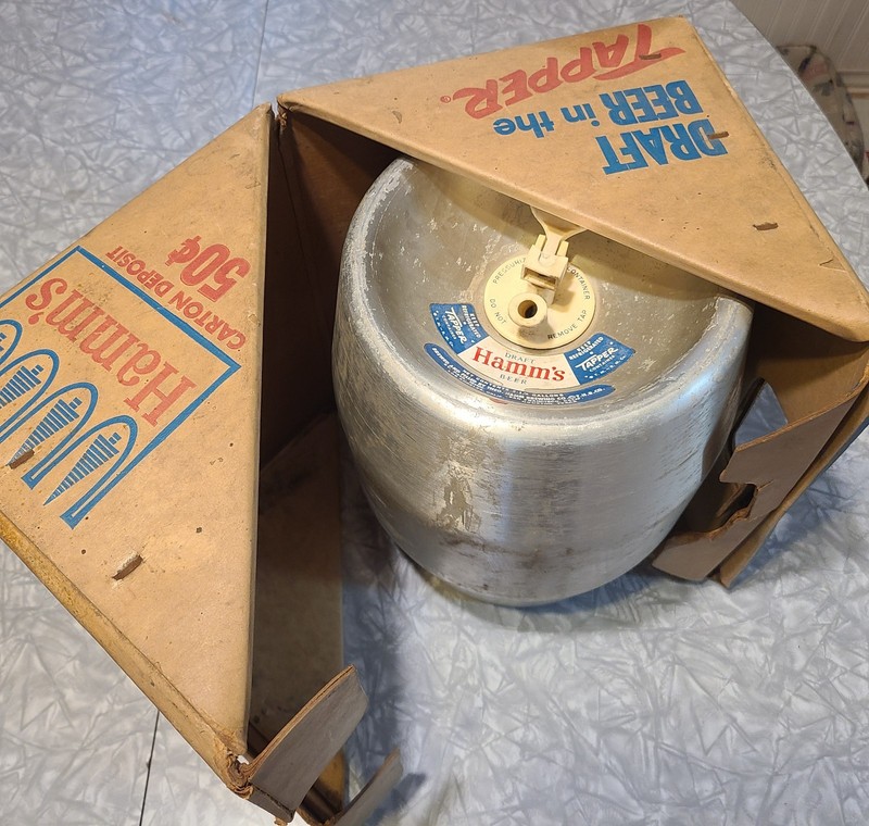 Vintage ~ Hamm's Beer Aluminum Keg Tapper Draft 2 1/4 Gallons with Box