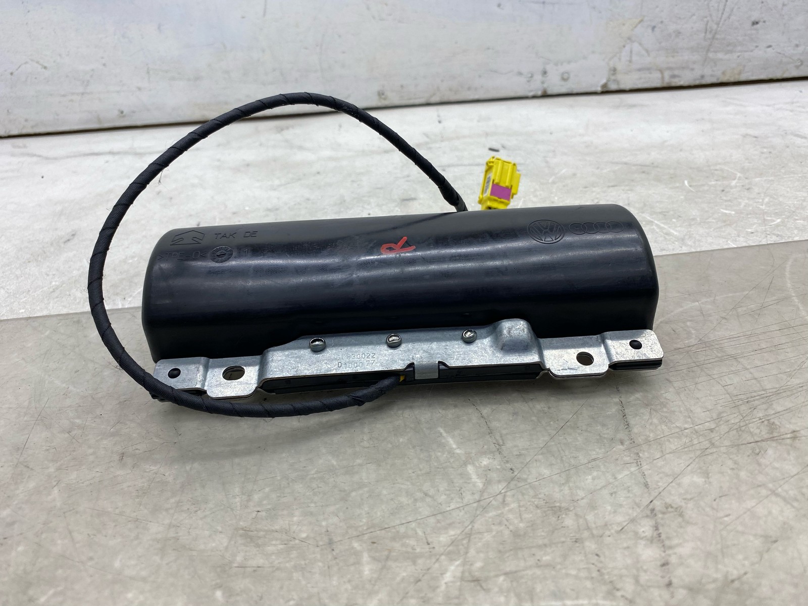 2006-20012 BENTLEY CONTINENTAL FLYING SPUR RIGHT REAR SEAT BOLSTER SRS AIR BAG
