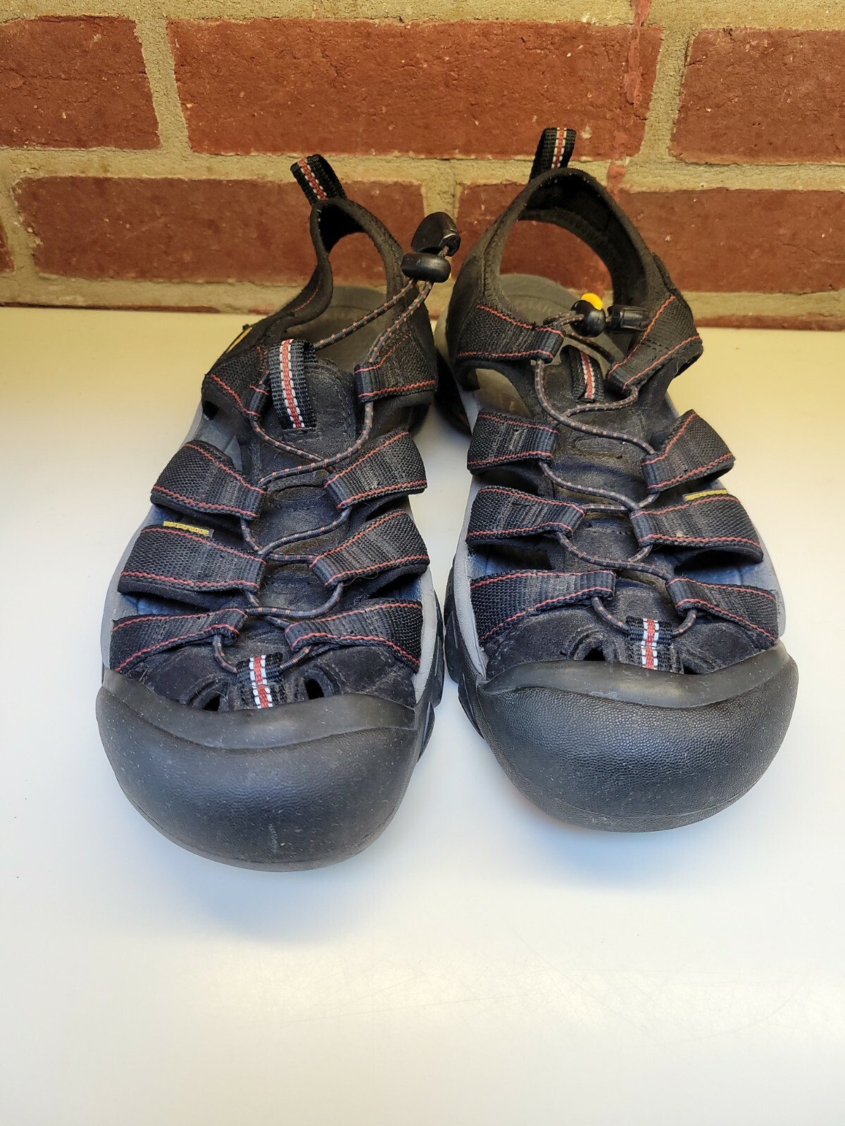 Keen Newport H2 Waterproof Mens Hiking Sport Sandals Shoes Closed Toe Size 8.5