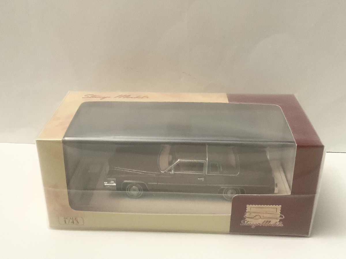 ミニカー CADILLAC LMP 1:32 s-l400.jpg