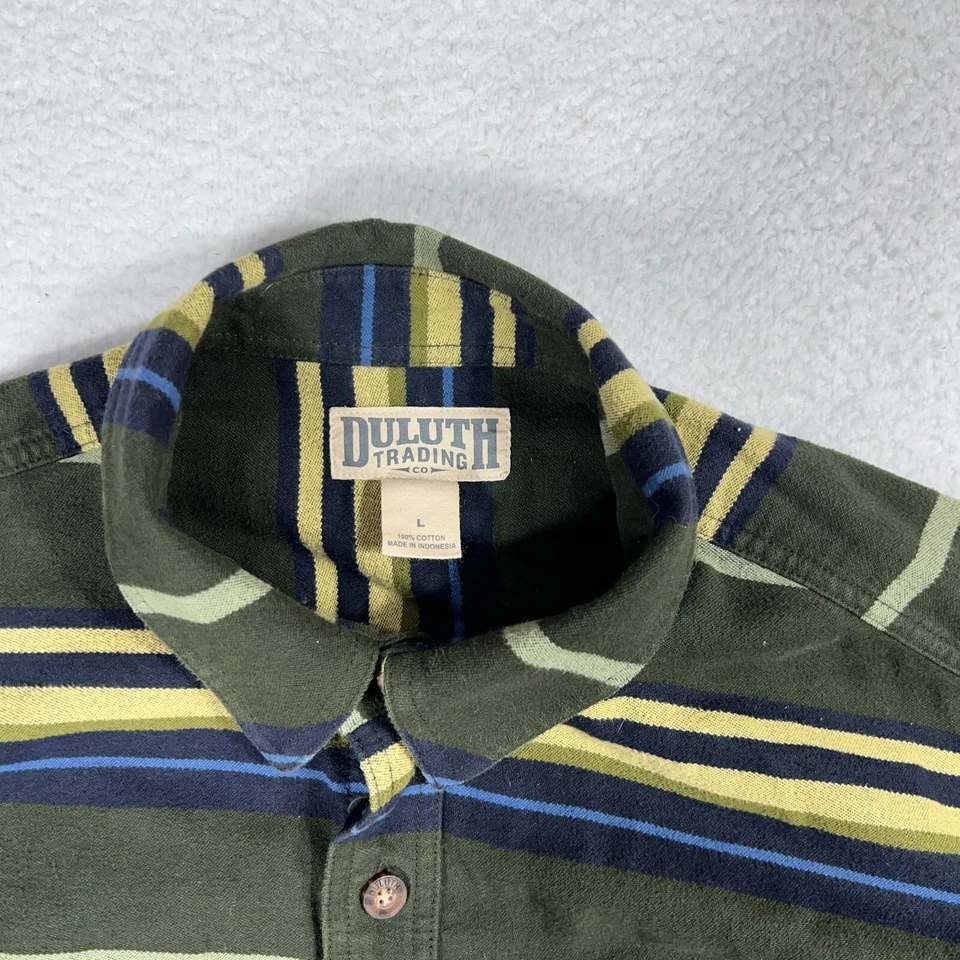 Duluth Trading Shirt Heavy Flannel Green Men's L Outdoors Hiking Workwear Pocket - Image 2 of 4