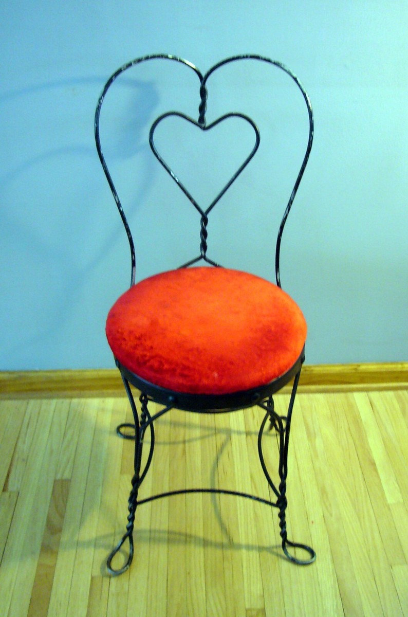 Vtg Black Wrought Iron Ice Cream Parlor Chair Heart Back Solid Red Velvet Seat
