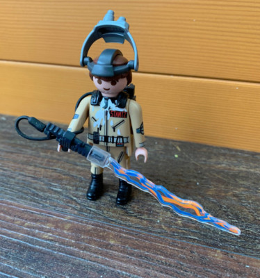 fm1- Playmobil   Ghostbusters Ray Stantz aus Set 9221 - mit Protonenstrahler