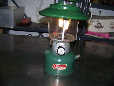 Vintage 1970 Coleman 228F Double Mantle Big Hat Lantern Dated 7/70