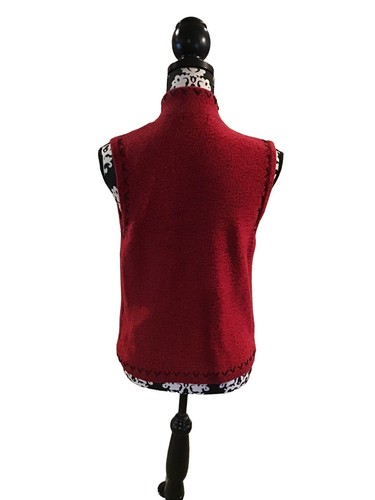 Gilet donna rosso e nero ricamato a mano taglia media con cerniera. - Foto 5 di 8