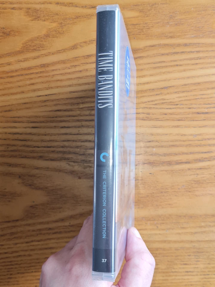 TIME BANDITS new Bluray Criterion US import region a(1981 fantasy,Terry Gilliam) - Image 3 of 3