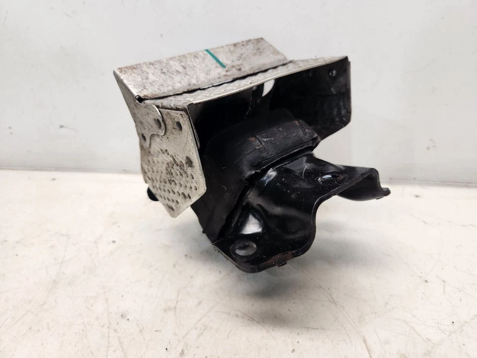 GMC Sierra 1500 2010 (5,3 L/AT) pasajero montaje del motor derecho Foto 2 de 4