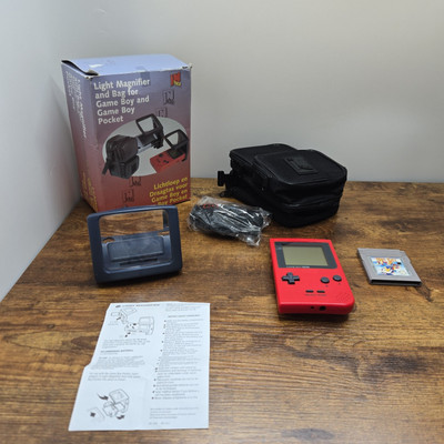 Nintendo Game Boy Pocket rot Handheld mit Spiellupe und 2 Hüllen funktionstüchtig 