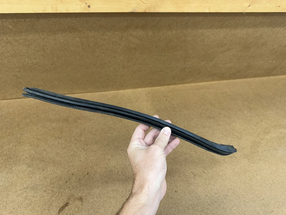 1991 -95 Toyota MR2 Door Jamb Weatherstrip Rubber Seal Interior Right Passenger - Image 4 of 4