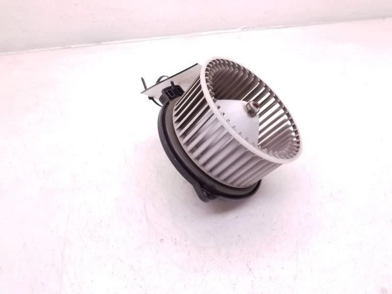 00-03 TOYOTA MR2 SPYDER 2WD AC BLOWER MOTOR  - Image 2 of 4