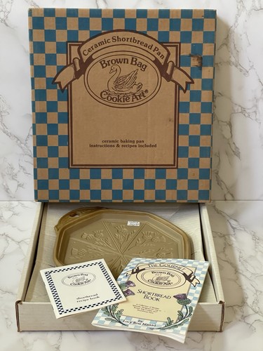 VTG Brown Bag Cookie Art Ceramic Shortbread Pan w/ Original Box Octogon Thistles