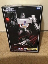 MP.5 Megatron complete with box. Very good condition. Make offer.