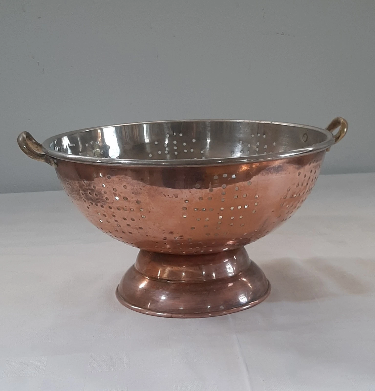 Vintage Revere Ware Copper Colander Strainer Brass Handles Pedestal Footed Lot
Opens in a new window