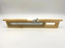 Requeening Frame Langstroth Bee Hive Introduce New Queen