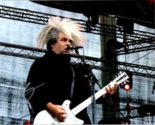 THE MELVINS BUZZ OSBORNE SIGNED AUTOGRAPHED 8X10 PHOTO THE MELVINS BUZZ OSBORNE SIGNED AUTOGRAPHED 8X10 PHOTO