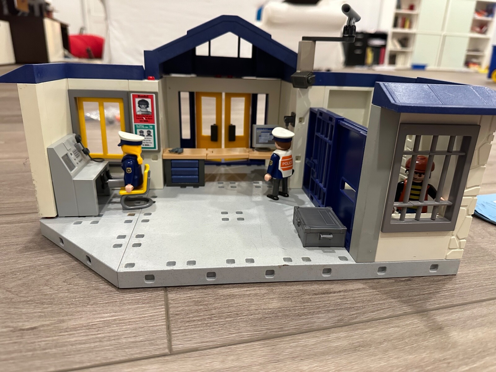RETIRED Vintage Playmobil 3165 Cops Robber Police Station Breakaway Jail