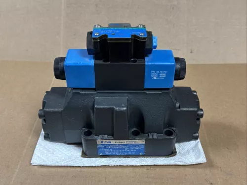 NEW VICKERS DG5V-8-S-3C-X-M-FTWL-B-10 VALVE DG4V-3S-6C-M-FTWL-B5-60 110/120V