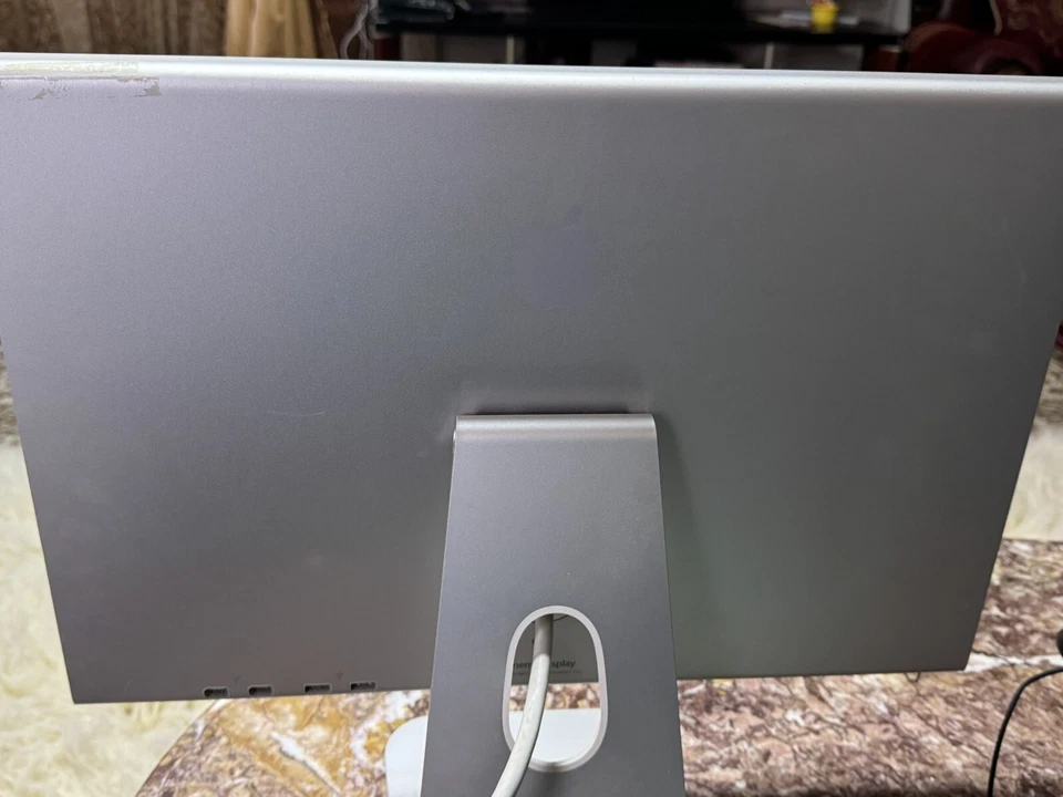 Apple A1081 20 inch Widescreen Cinema Display LCD Monitor - Image 3 of 4