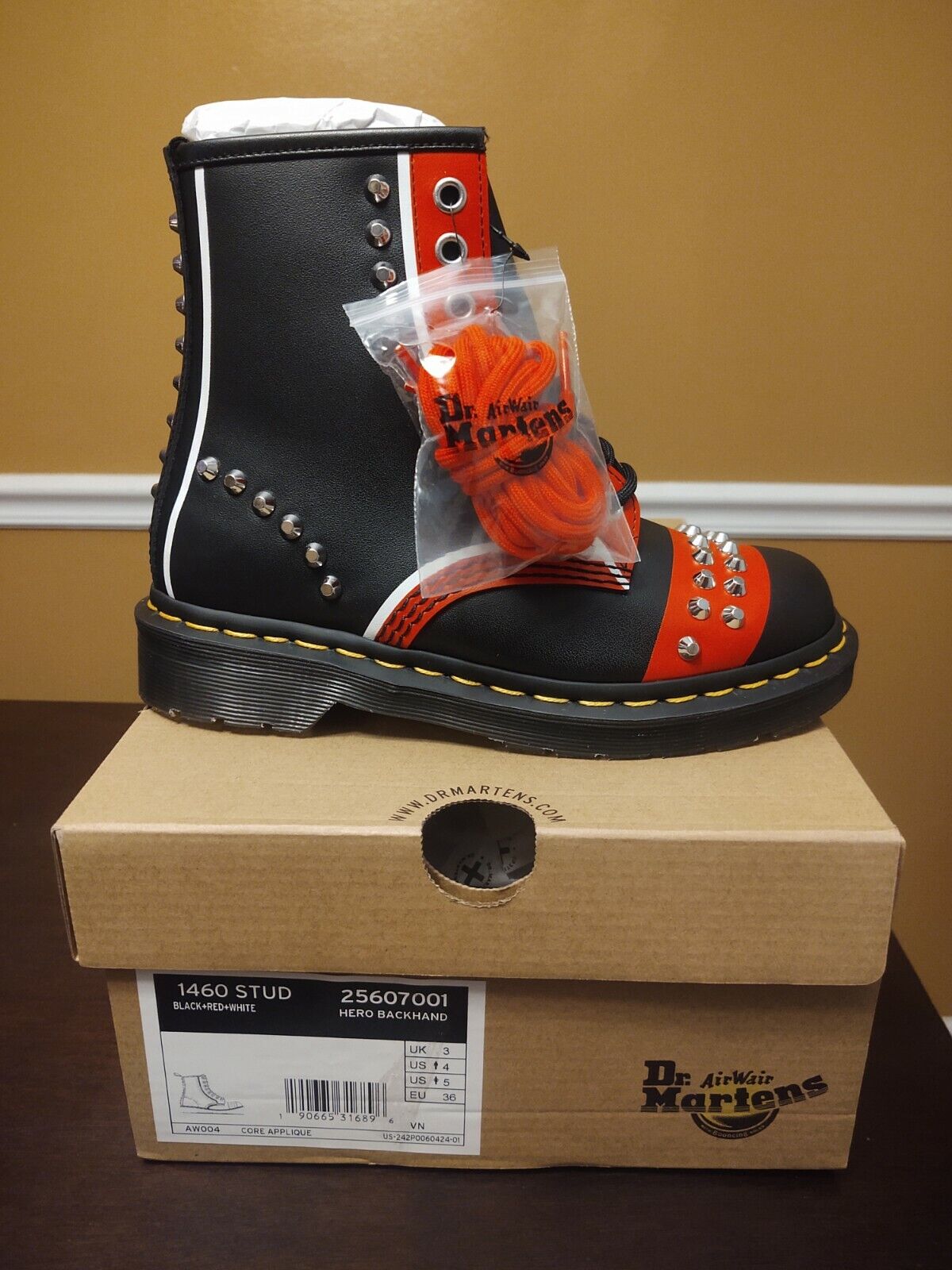 Dr. Martens Men's 1460 Stud 8 Eye BOOTS for sale online | eBay Dr. Martens Men's 1460 Stud 8 Eye BOOTS for sale online | eBay