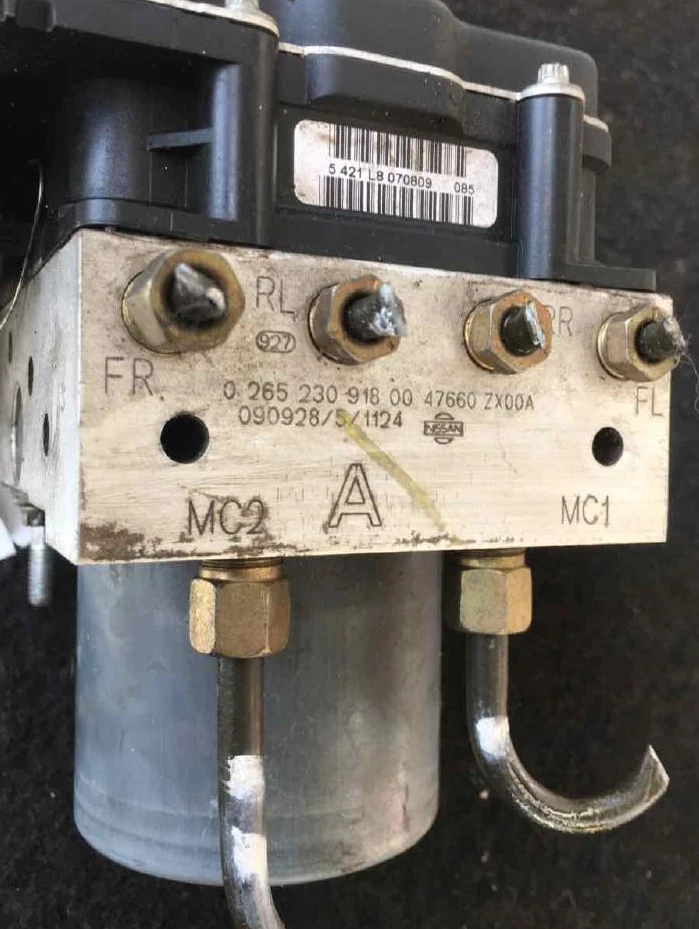 Nissan Altima 2010 ABS conjunto de bomba de freno antibloqueo  Foto 2 de 2