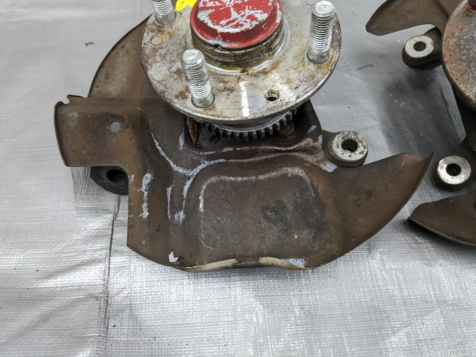 Par de nudillos de buje de husillo delantero izquierdo y derecho Mazda Miata 1994-1997 94NAPZ2 Foto 2 de 4