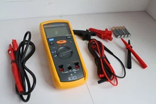 Fluke 1503 Digital Insulation Resistance Tester HighPrecision Megger Multimeter
