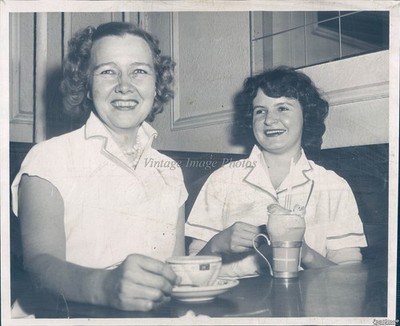 1960 Brighams Ice Cream Store Bandit Capture Boston Historic Vintage Photo 8x10