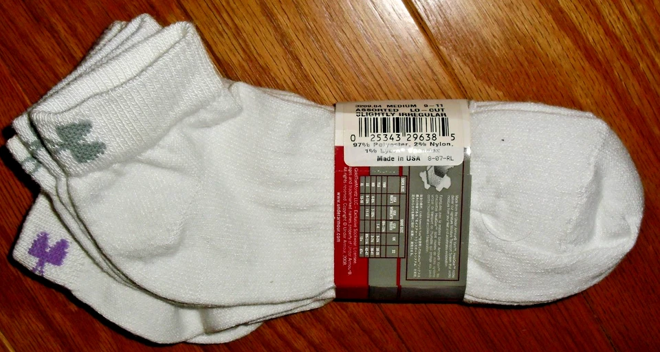 Mujer Under Armour Heat Gear 4 pares/CORTE BAJO Forro Calcetines Blanco con Logo NUEVO CON ETIQUETAS 9-11 Foto 2 de 2