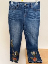 CHICO'S PULL-ON SO SLIMMING GIRLFRIEND ANKLE JEANS WITH EMBROIDERED DETAIL SZ 1R