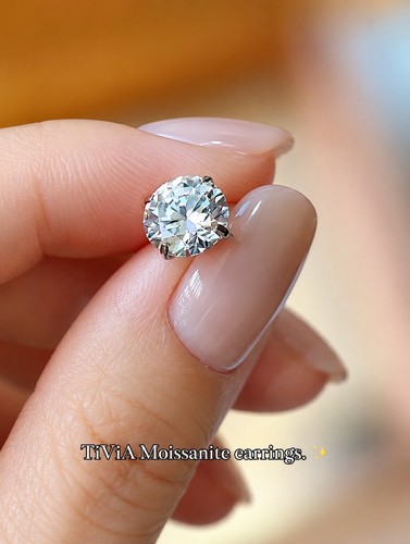 TIVIA Titanium Flat Back Push Pin Moissanite Stud Earrings  5mm