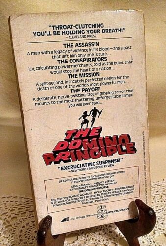 DOMINO PRINCIPLE ADAM KENNEDY SIGNET J7389 1ST 1976 ILL HACKMAN BERGEN ROONEY. - Imagen 2 de 9