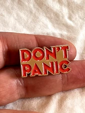 Hitchhikers Guide To The Galaxy - Don't Panic - Enamel Pin / Badge - Excel Cond