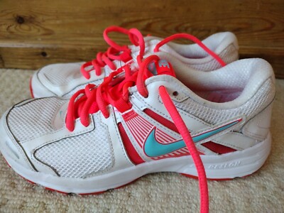 Nike Dart 10 Damen-Laufschuhe weiß Größe UK 5