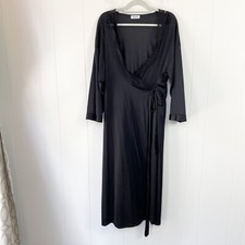 Vintage Vanity Fair Robe M Womans USA Black Nylon Belted Wrap Lace Trim Lingerie