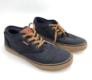 levis leather sneakers
