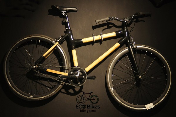 Bicicleta de bambú urbana