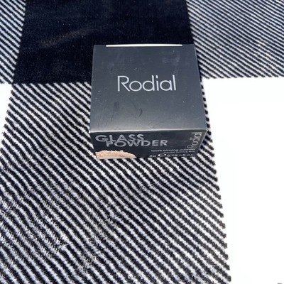 Rodial Glass Powder Loose Blurring Powder 8g 0.28 oz