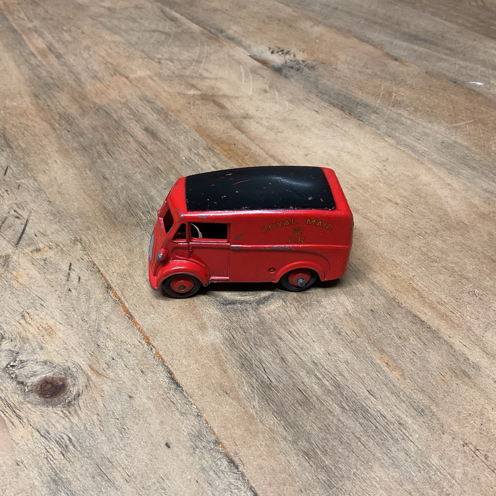 Dinky 260, Royal Mail Van - Free Price Guide & Review