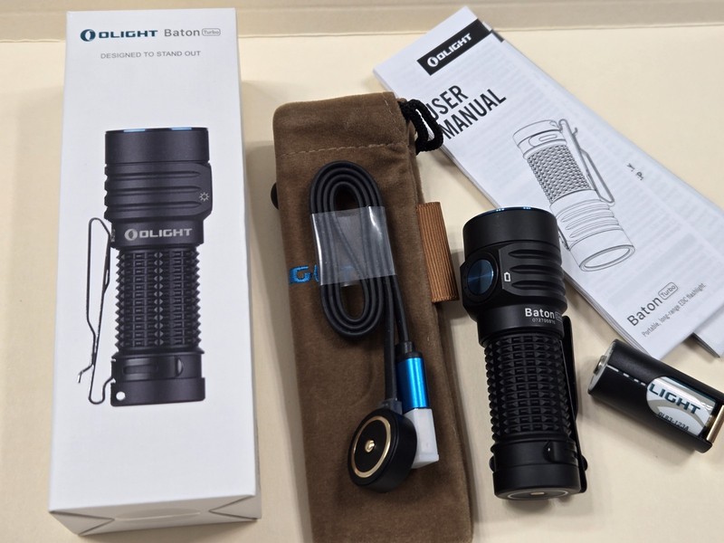 Olight Baton Turbo Black Compact EDC Flashlight, 510m Long Range, 1000 Lumens