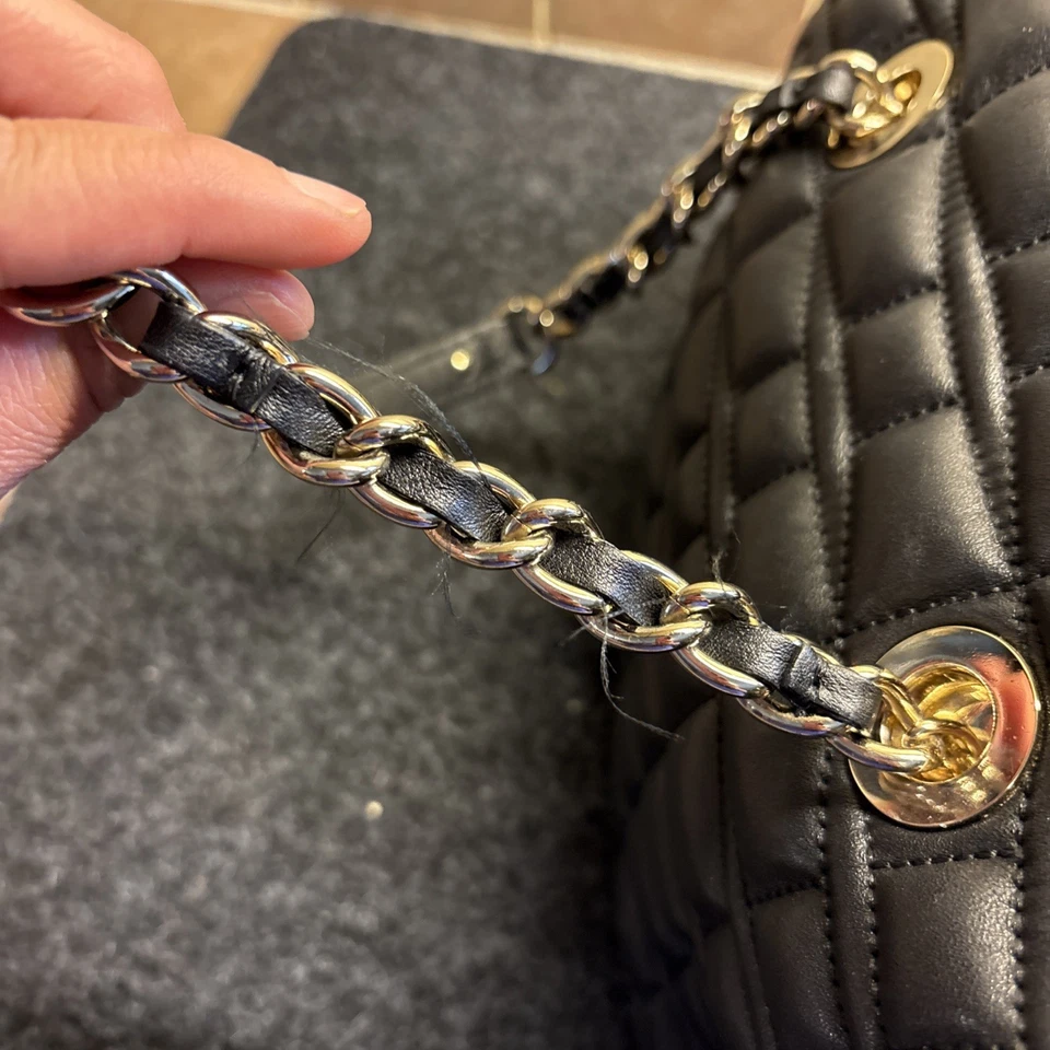 Черная кожаная стеганая наплечная сумка Kate Spade с цепочкой и ремешком - Изображение 4 из 4