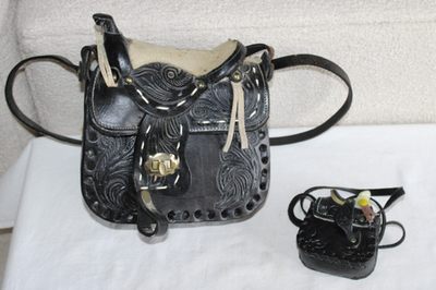 MADE IN ENGLAND VINTAGE SADDLE BAG 中古品 Vintage 70s Tooled Leather Horse Saddle Shoulder Bag Western Purse