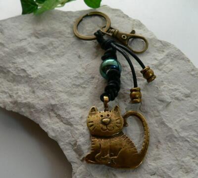 Schlüsselanhänger Taschenbaumler Leder Karabiner Vintage style Katze bronze s13k