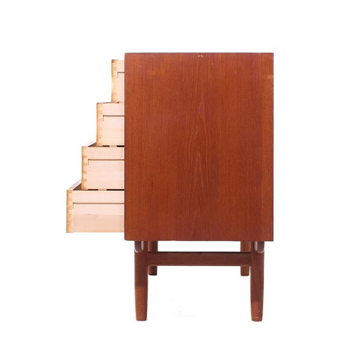 Børge Mogensen for Søborg Møbelfabrik Mid Century Danish Teak Lowboy Dresser - Picture 5 of 8